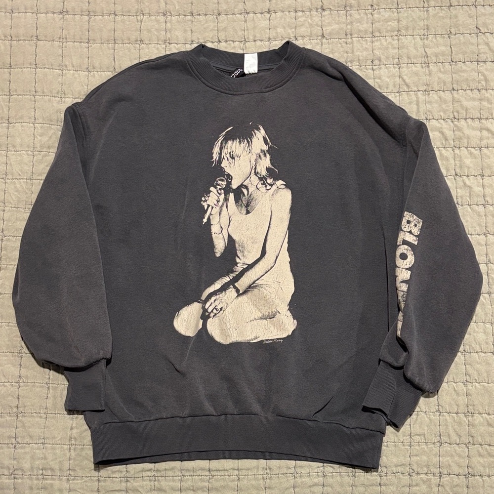 H&M DIVIDED Women's Dark Gray Blondie, Debbie Harry Graphic Sweatshirt Size XS